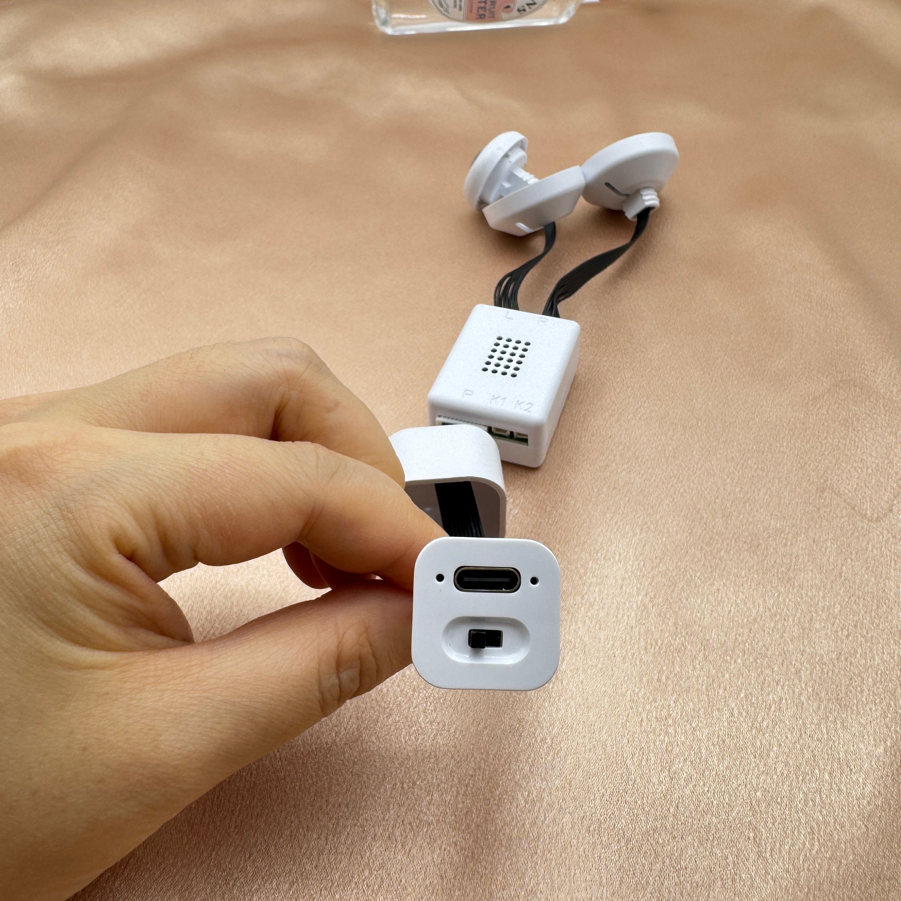 Mutli Language Customizable Talk Rechargable Moving AI Toy Eye for Plush Stuffed Toy Type-C Recharge On-Off Switch